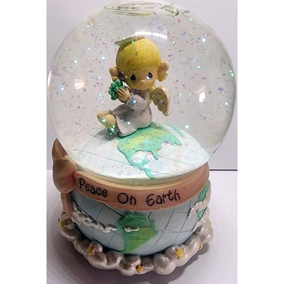 Precious Moments Snowglobe Peace on Earth 2003 Plays Joy to the World Works - Picture 10 of 14